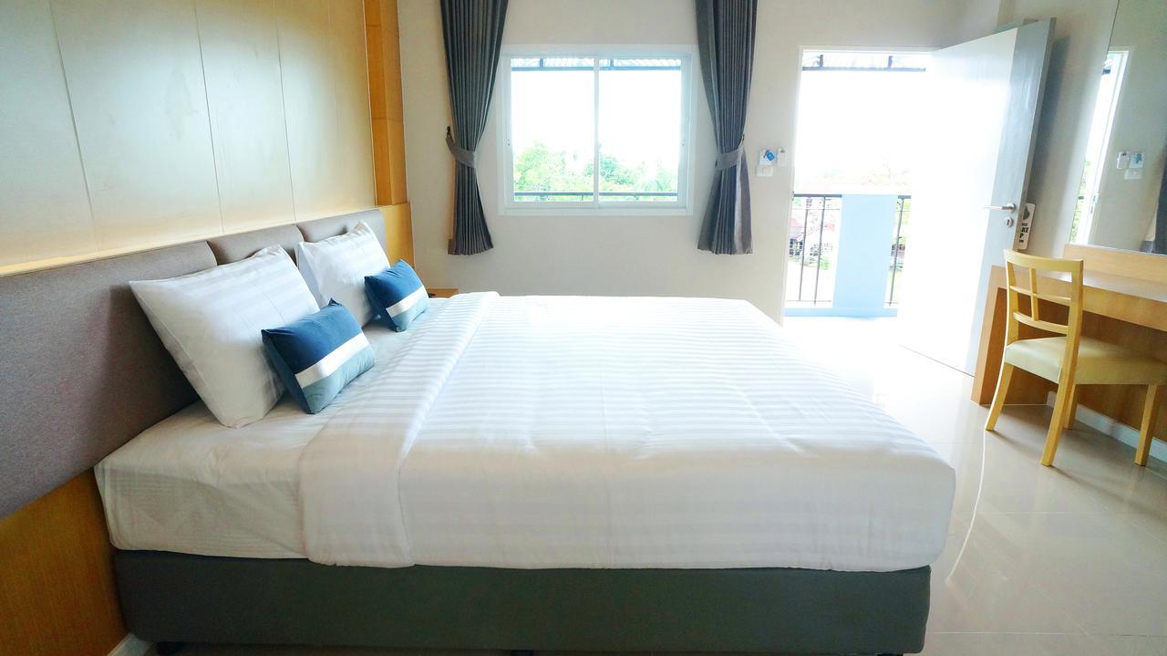 Apa-Tree Boutique Hotel Natai Beach Exteriör bild